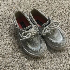 Toddler sperrys